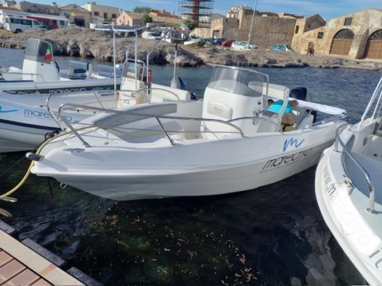 Motorboot mit oder ohne Skipper tancredi mieten in Marzamemi