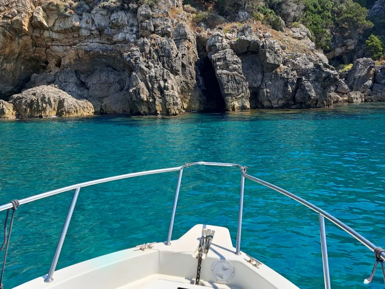 Motorboot mit oder ohne Skipper bimax mieten in Gaeta
