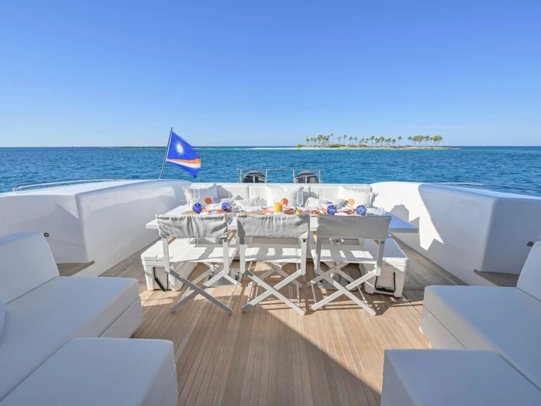 Vermietung Yacht Mangusta mit Führerschein