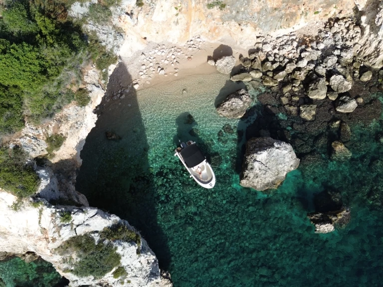 Ein Jeanneau Cap Camarat 6.5 CC mieten in Dubrovnik