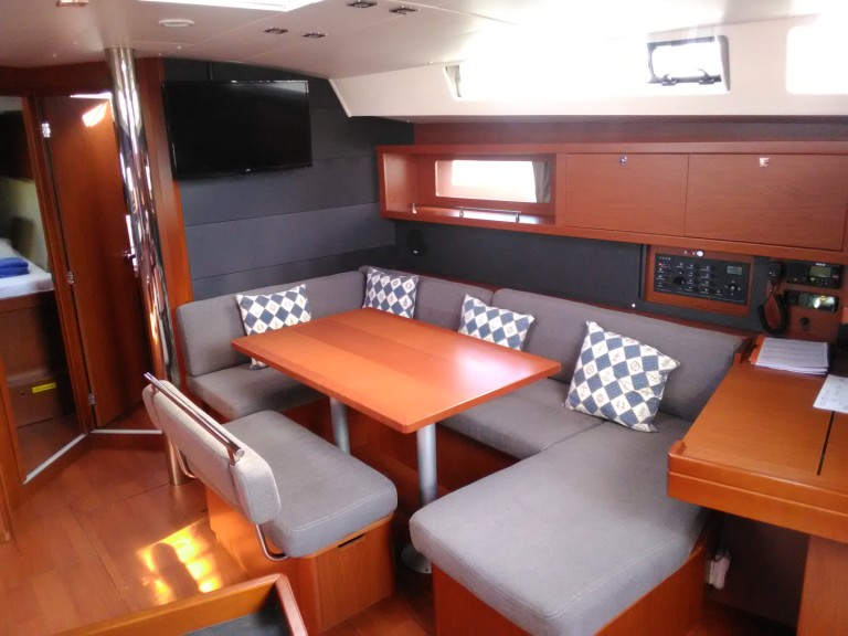 YachtCharter in Palamós - Bénéteau Oceanis 45 auf SamBoat