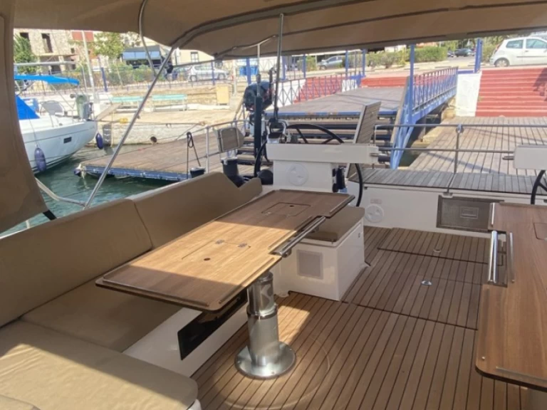 Ein Bavaria Bavaria C57 Style mieten in Lavrion