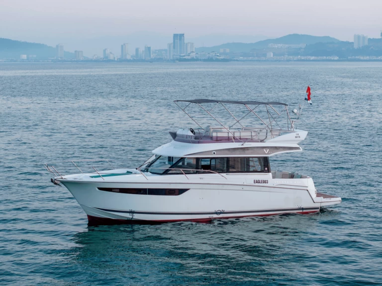 Motorboot mieten in Hạ Long zum besten Preis