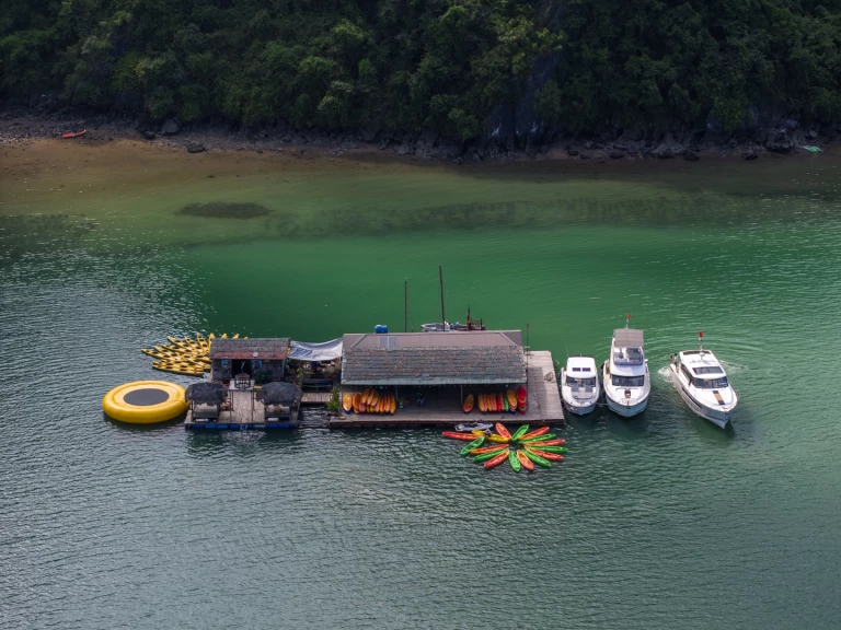 Boot mieten Hạ Long günstig Velasco 43 Fly