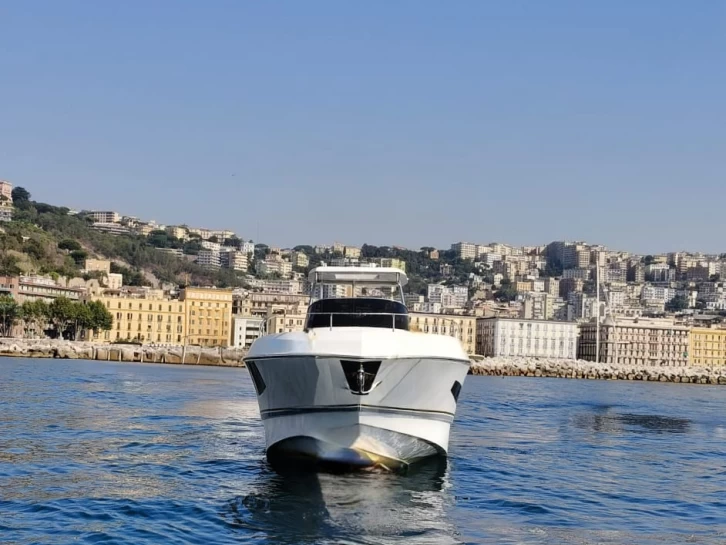 YachtCharter in Neapel - MIAMI GOLD  33 WALK AROUND auf SamBoat