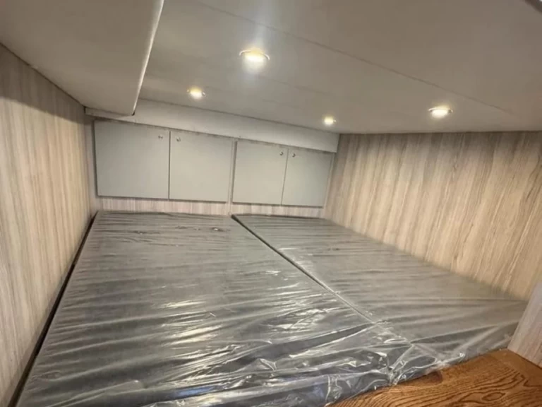 Bootsverleih MIAMI GOLD  33 WALK AROUND Neapel Samboat