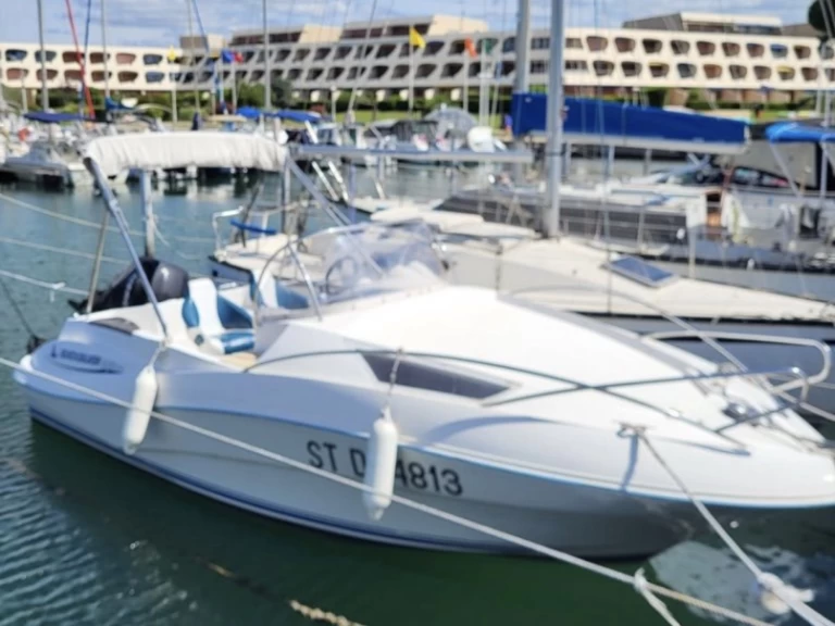 Motorboot mieten in Port-Camargue zum besten Preis