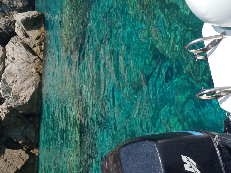 Ein Zodiac Cadet mieten in Neapel