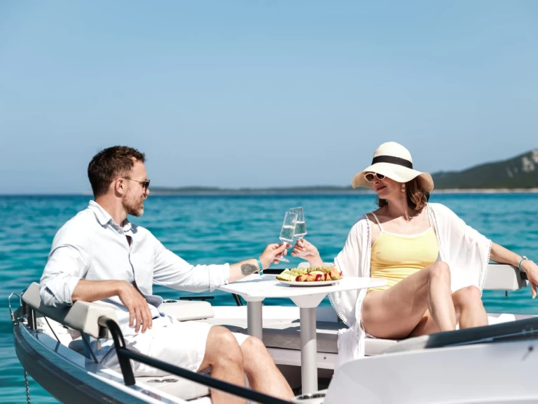 YachtCharter in Zaton - Axopar Axopar 29 Sun Top auf SamBoat