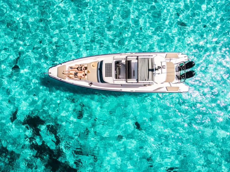 Axopar Axopar 37 Sun-Top mieten Zaton