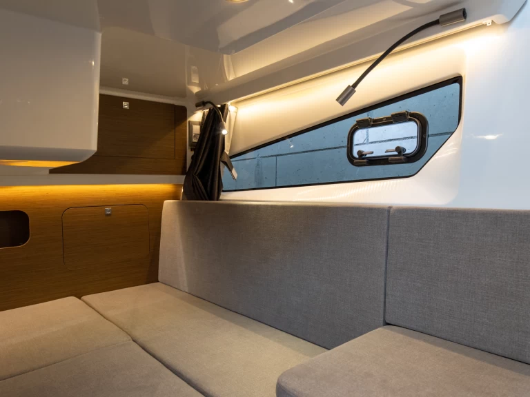 Bénéteau Antares 11 FLY mieten Split