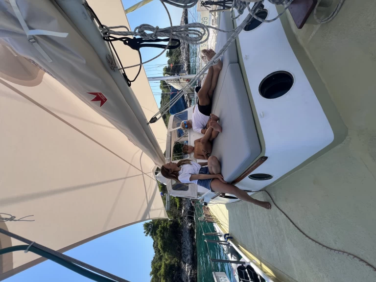 Ein Uljanik Shipyard Besa mieten in Hvar