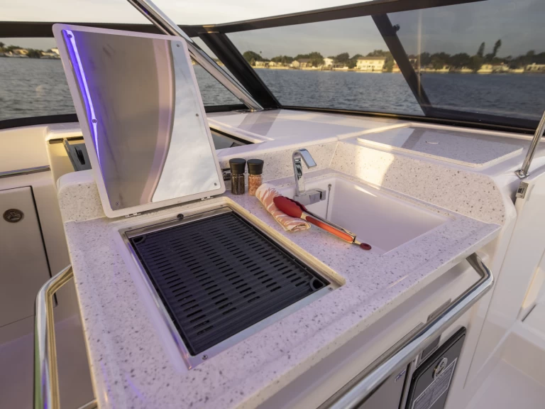 Vermietung Motorboot Aquila mit Führerschein