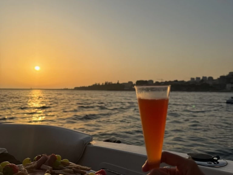 Vermietung Motorboot Sea Ray mit Führerschein