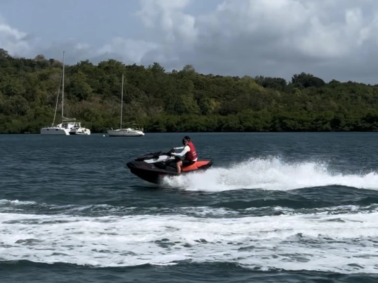 Jetski mit oder ohne Skipper Sea-Doo mieten in Fort-de-France