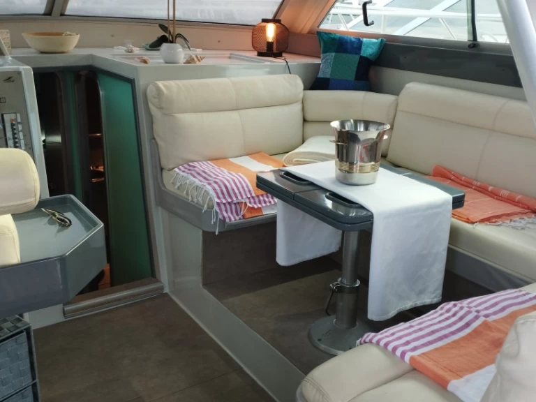 Ein Ferretti Holiday Sea  mieten in Cannes