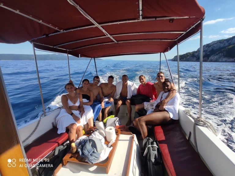 Ein Jeanneau Islander mieten in Opatija