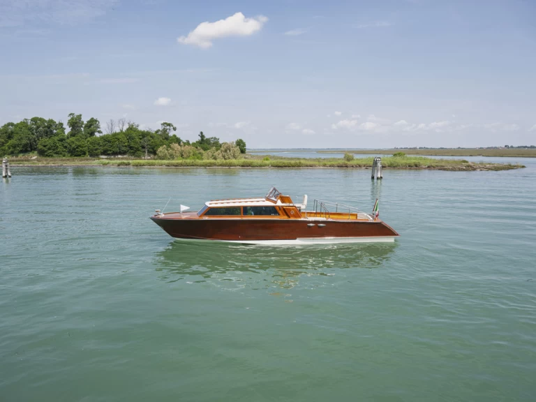 Motorboot mit oder ohne Skipper Serenella mieten in Venedig