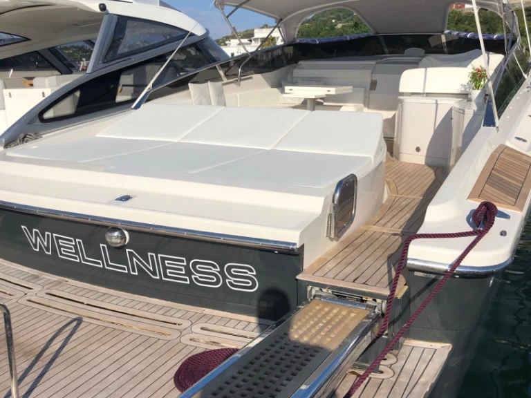 Vermietung Motorboot Tornado mit Führerschein