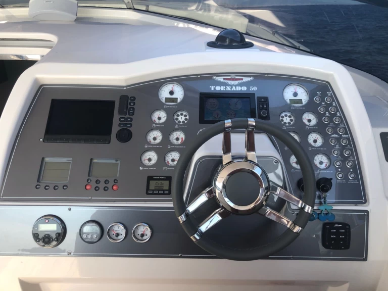 YachtCharter in Forio - Tornado Tornado 50S auf SamBoat