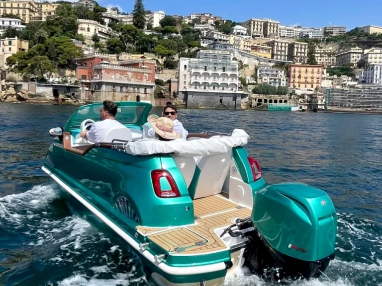 Boot mieten Neapel günstig 500 VIP LOUNGE
