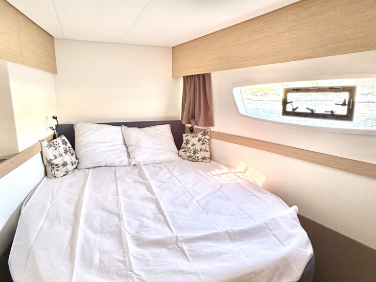 YachtCharter in Marseille - Fountaine Pajot Elba 45 auf SamBoat