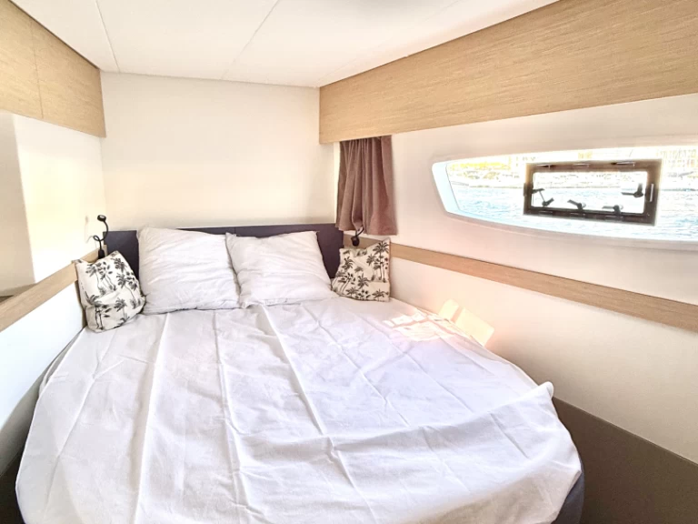 YachtCharter in Marseille - Fountaine Pajot Elba 45 auf SamBoat