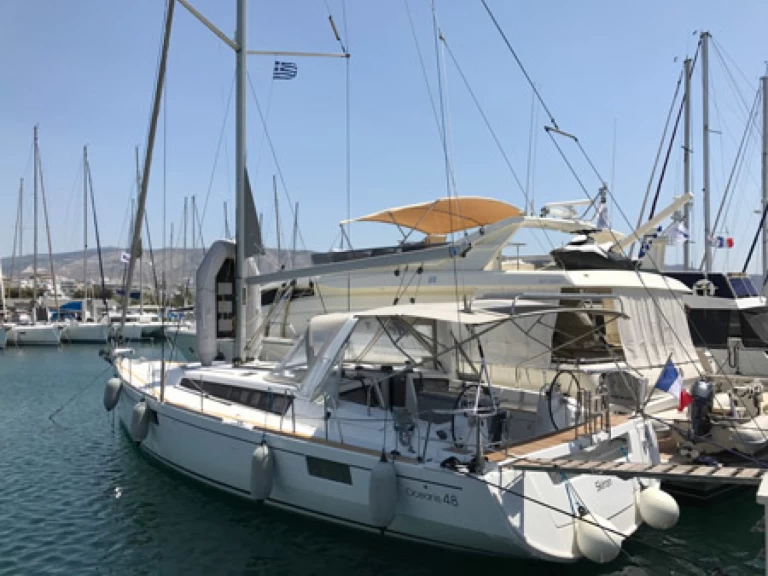 YachtCharter in Álimos - Bénéteau Oceanis 48 auf SamBoat