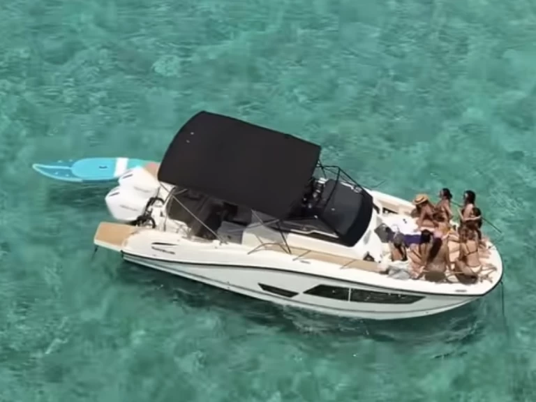 Ein Quicksilver Activ 875 Sundeck mieten in Ibiza Town