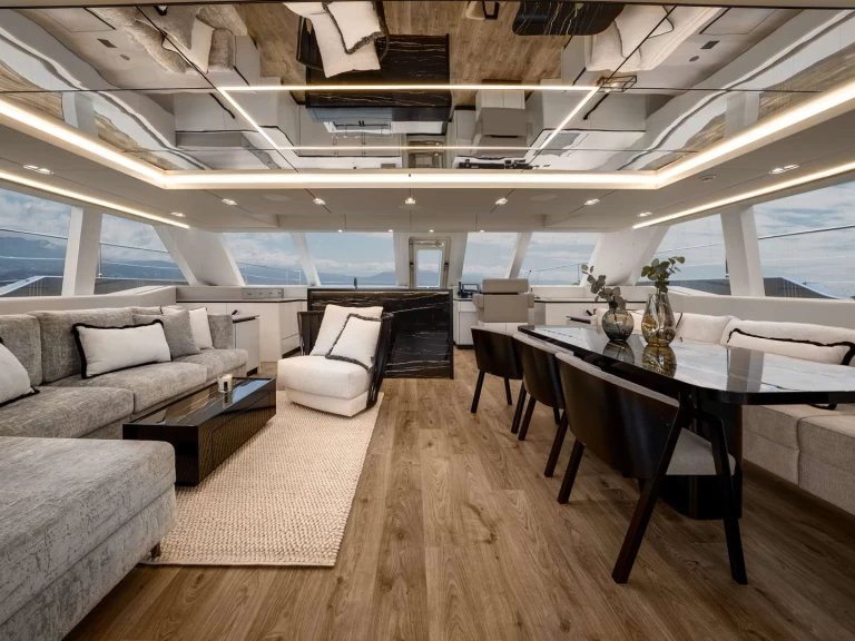 Ein Sunreef AMILEO mieten in Trogir