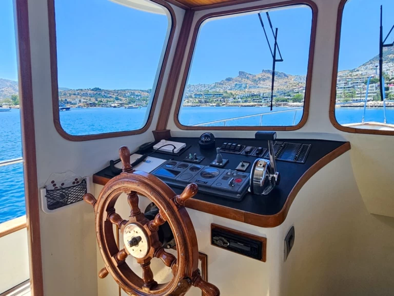 Motorboot mieten in Yalıkavak zum besten Preis