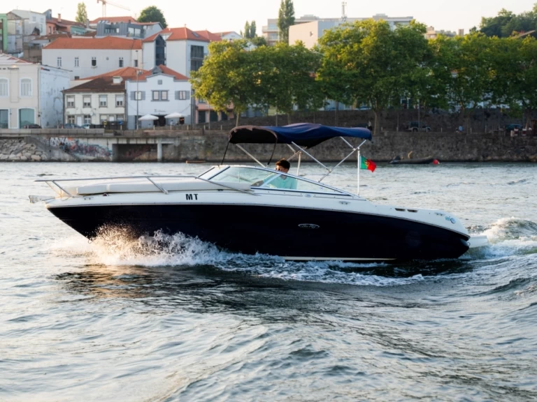 Ein Sea Ray Sea Ray 220 mieten in Porto