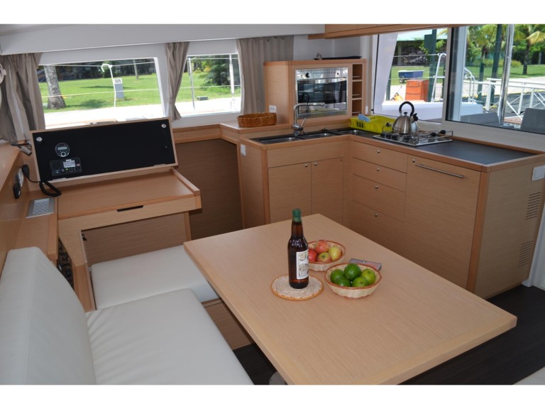 Lagoon Lagoon 400 S2 mieten Verolme