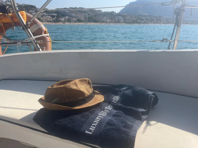 YachtCharter in Castellammare del Golfo - Hunter Hunter 320 auf SamBoat