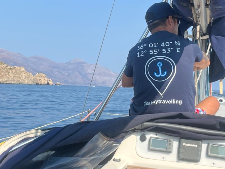 Ein Hunter Hunter 320 mieten in Castellammare del Golfo