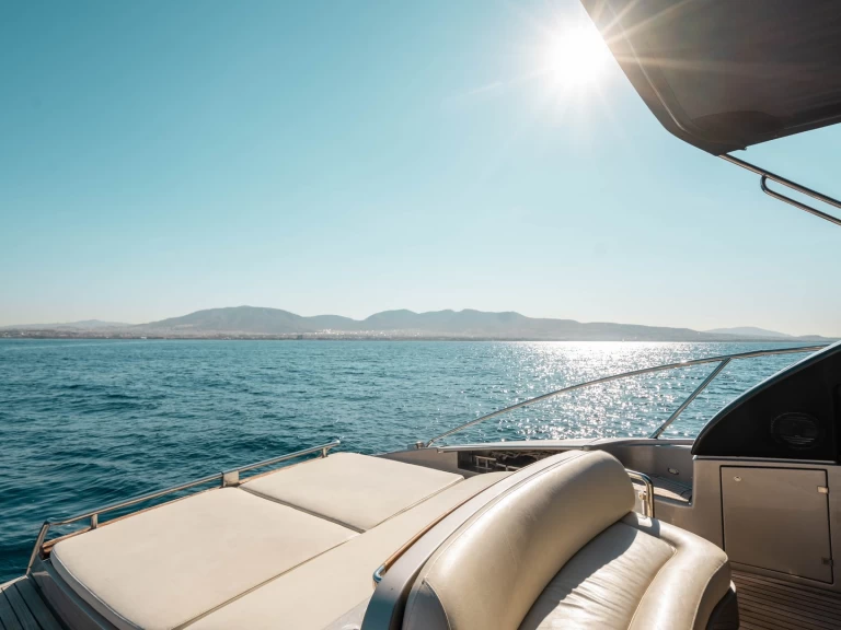 Yacht mit oder ohne Skipper Riva mieten in Limáni Lavríou