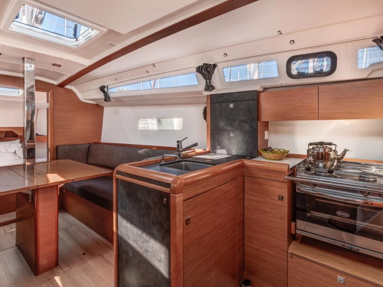 Bootsverleih Jeanneau Sun Odyssey 349 Gouviá Samboat