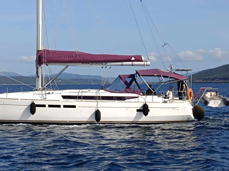 Ein Jeanneau Sun Odyssey 509 mieten in Gouviá