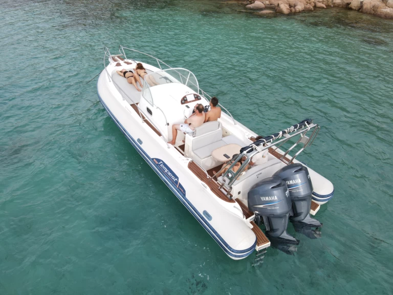 Ein Capelli Tempest 900 WA mieten in Porto-Vecchio