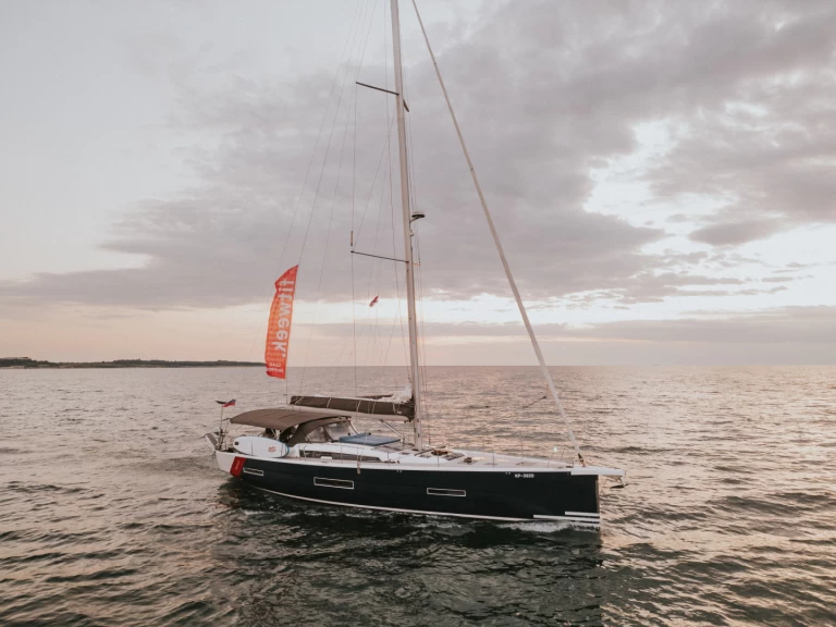 Ein Dufour Dufour 56 Exclusive mieten in Marina Kremik