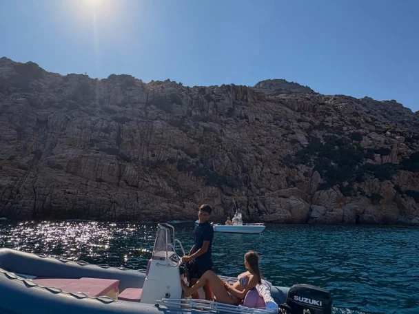 Ein Bwa California 550 mieten in Porto Pollo