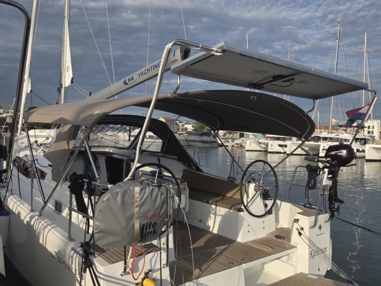 YachtCharter in Pirovac - Jeanneau Sun Odyssey 380 auf SamBoat