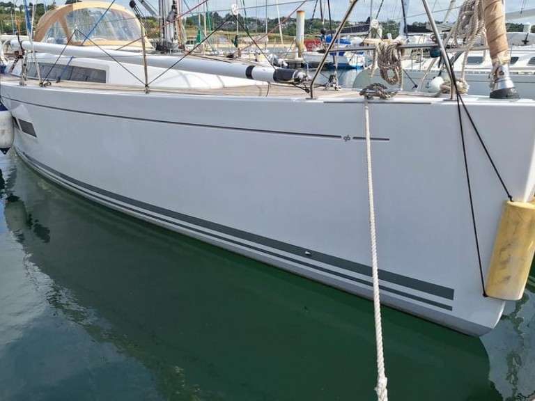 Segelboot mit oder ohne Skipper Grand Soleil mieten in La Rochelle