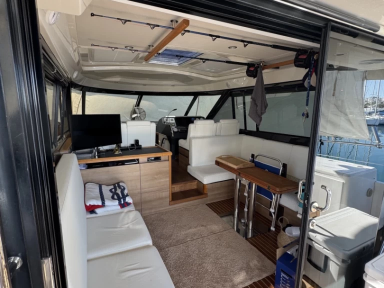 Motorboot mieten in Marina Delta Kallithea zum besten Preis