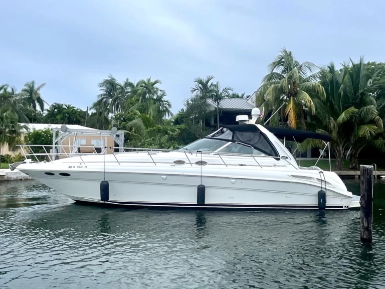 Ein Sea Ray Sea Ray 410 Sundancer mieten in Miami