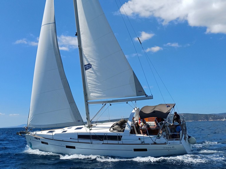 Ein Bénéteau Oceanis 41.1 mieten in Primošten