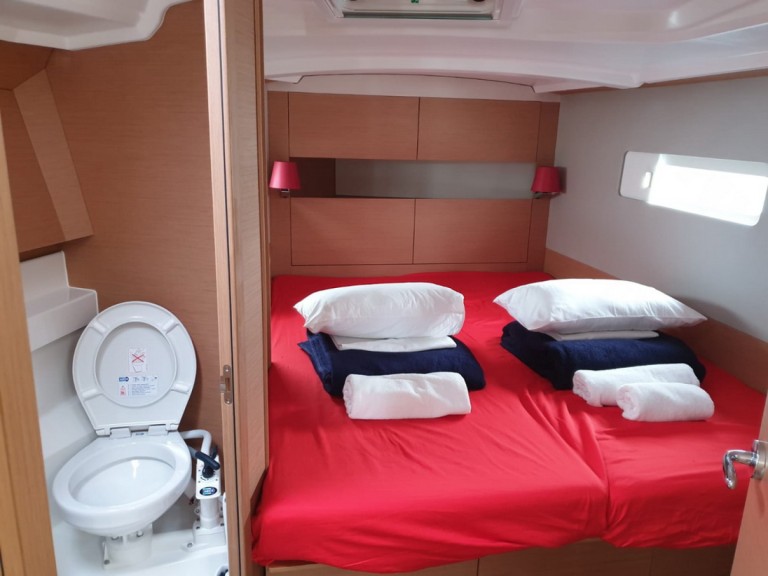 Segelboot mit oder ohne Skipper Jeanneau mieten in Pula