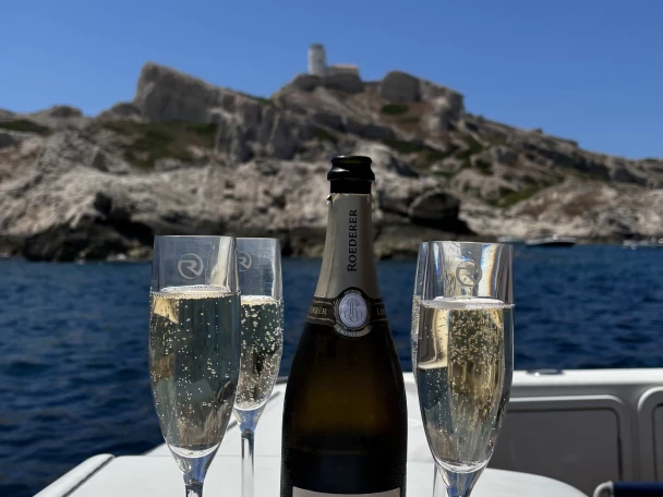 Vermietung Motorboot Riviera mit Führerschein