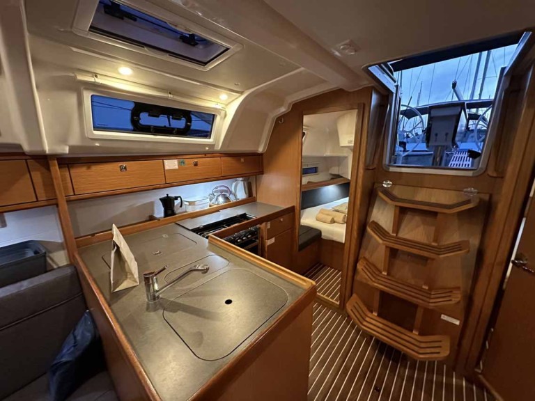 YachtCharter in Murter-Kornati - Bavaria Cruiser 37 auf SamBoat