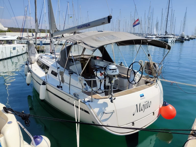YachtCharter in Sukošan - Bavaria Cruiser 37 auf SamBoat
